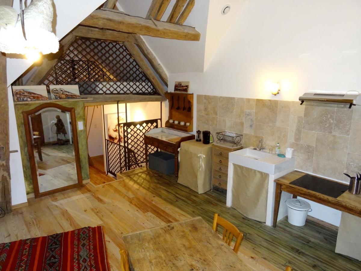 L'Escalier Des Reves Bed & Breakfast Saint-Sauveur-en-Puisaye Dış mekan fotoğraf