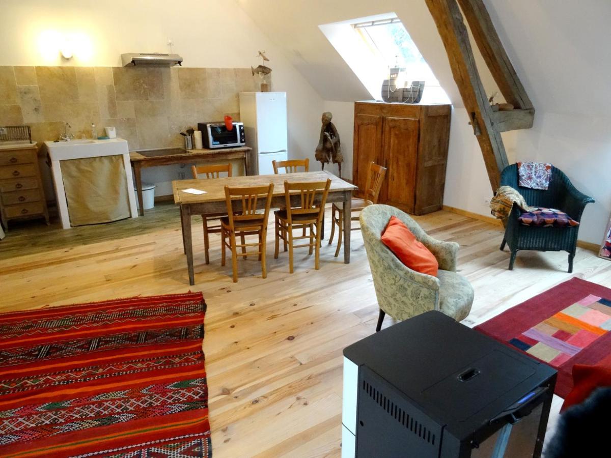 L'Escalier Des Reves Bed & Breakfast Saint-Sauveur-en-Puisaye Dış mekan fotoğraf