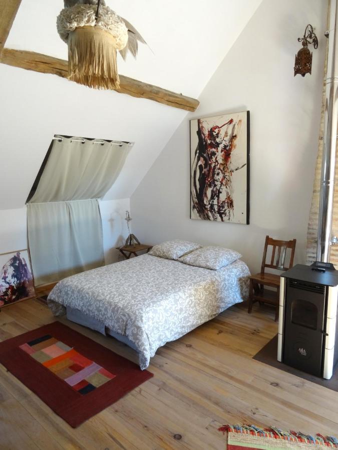 L'Escalier Des Reves Bed & Breakfast Saint-Sauveur-en-Puisaye Dış mekan fotoğraf