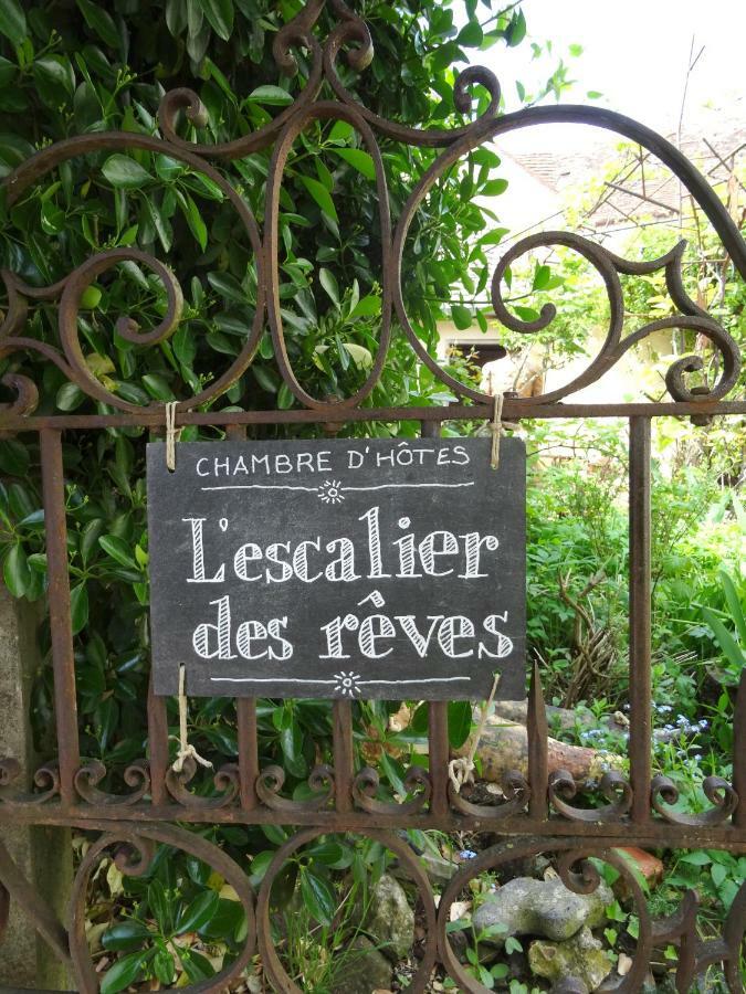 L'Escalier Des Reves Bed & Breakfast Saint-Sauveur-en-Puisaye Dış mekan fotoğraf